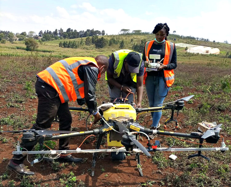 Spray-Drone-with-jerry-can-for-carrying-pesticides